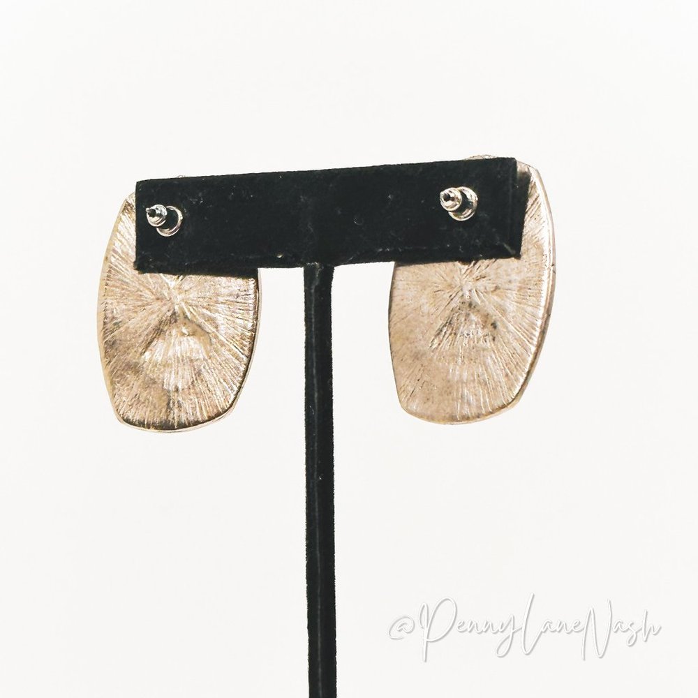 Vintage Tribal Oblong Plate with Arrows Stud Earrings - Picture 5 of 6